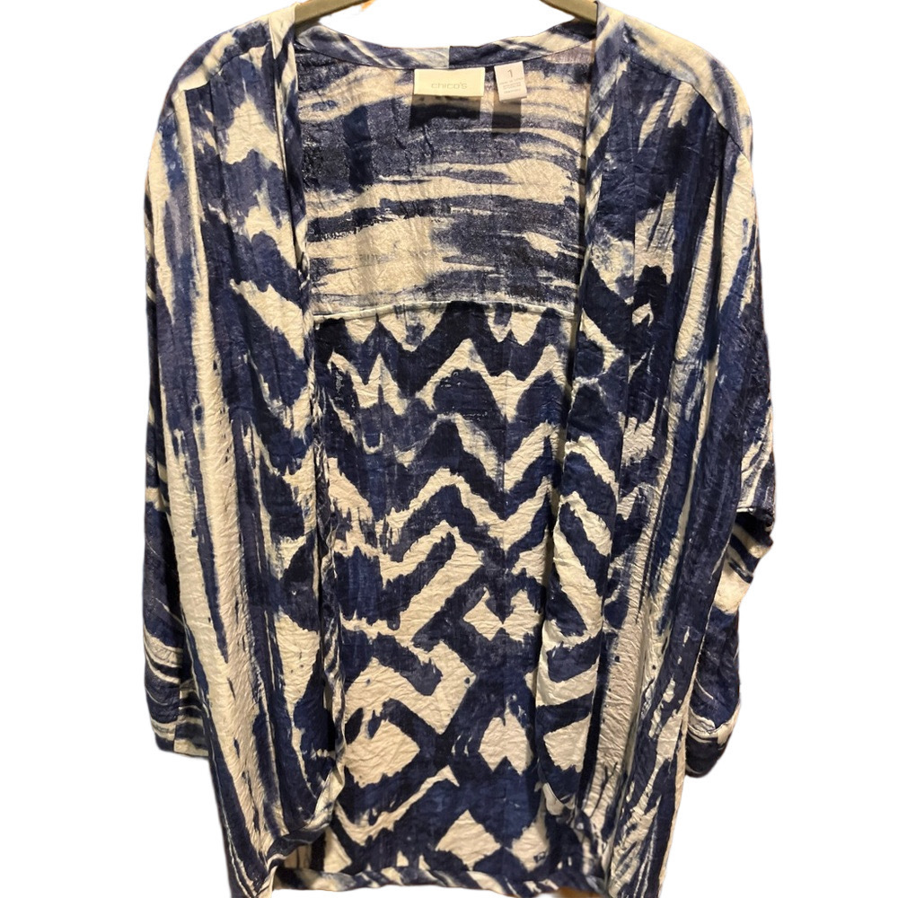 68. WOMENS CHICO’S 1/M DETAIL TOP